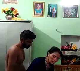 भारतीय सेक्सी नौकरानी दिन 1