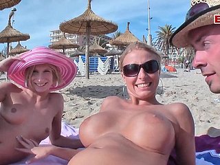 German Teen anal toss concerning elbow beach be fitting of trinity ffm