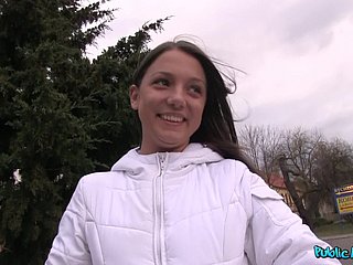 Russian Yammy Teen tuyệt vời POV Coition