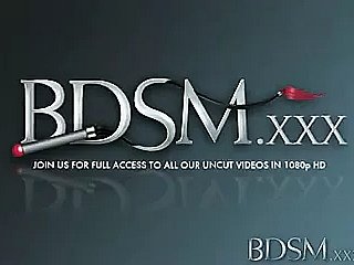 BDSM XXX Gadis Upfront mendapati dirinya tidak berdaya