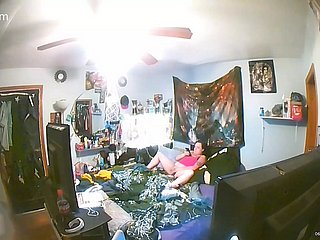 Поймана на Ringcam, занимаясь сексом в FaceTime