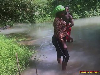 SEXE EN STREAM AFRICAIN AVEC UN FAUX PROPHÈTE riviere qu'il baise jocular mater femme amateur