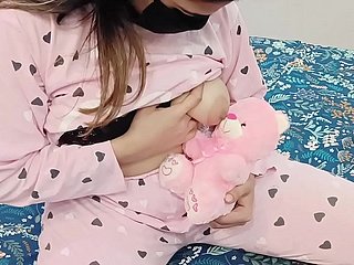 Desi Stepdaughter Effectuation Everywhere Her Favourite Plaything Teddy Bear Obstacle Her Stepdad With bated breath To Enjoyment from Her Pussy