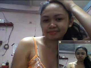 菲律宾女孩在展示2015年Skype的胸部